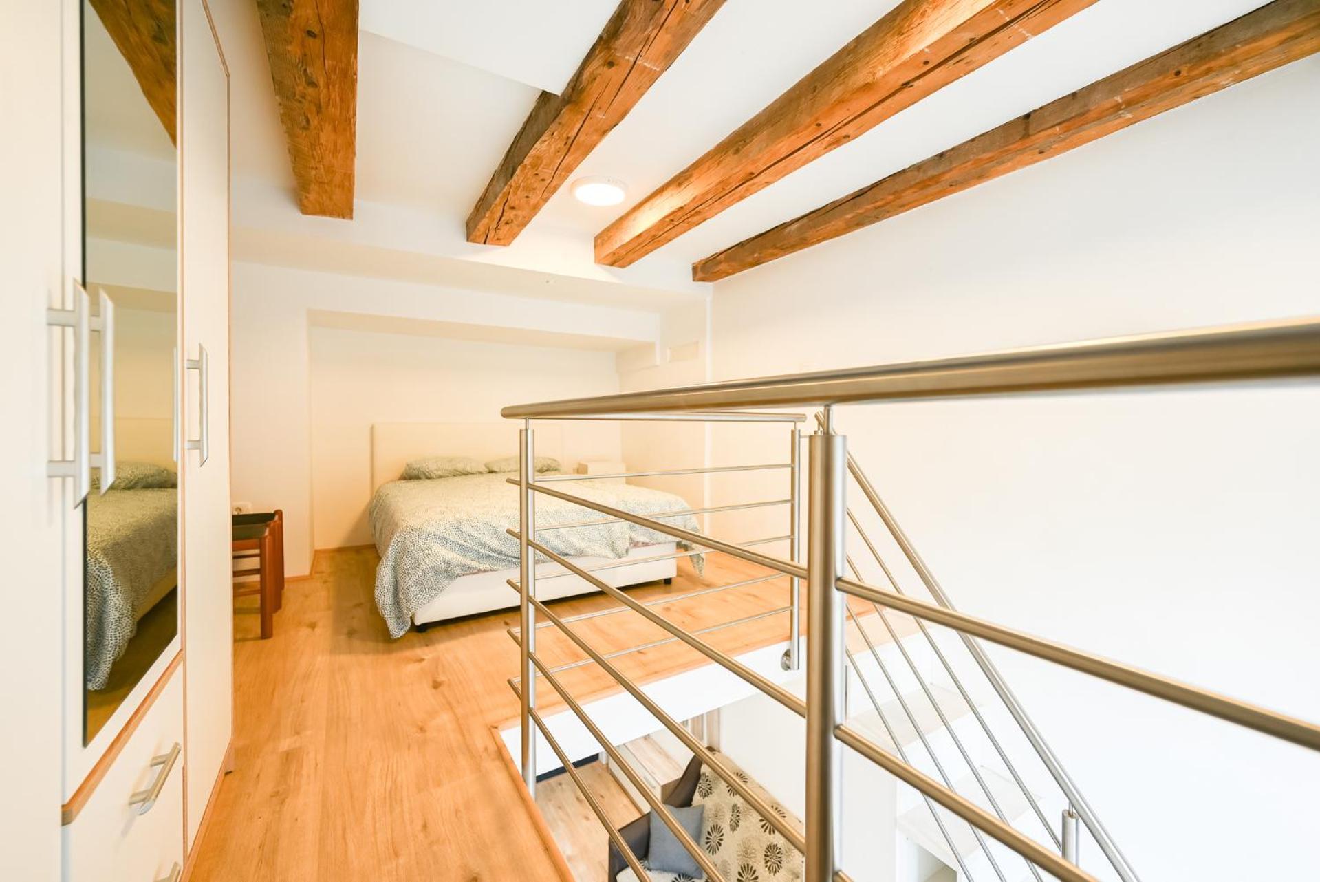 Apartma N'poznam Tobacna 2