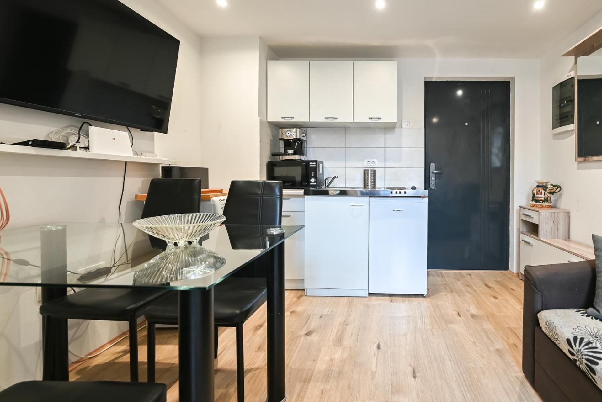 Apartma N'poznam Tobacna 2 Apartman *